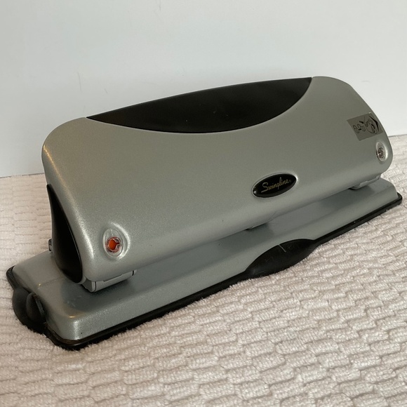 Swingline Safety 3-Hole Punch - Silver/Black - Picture 1 of 16